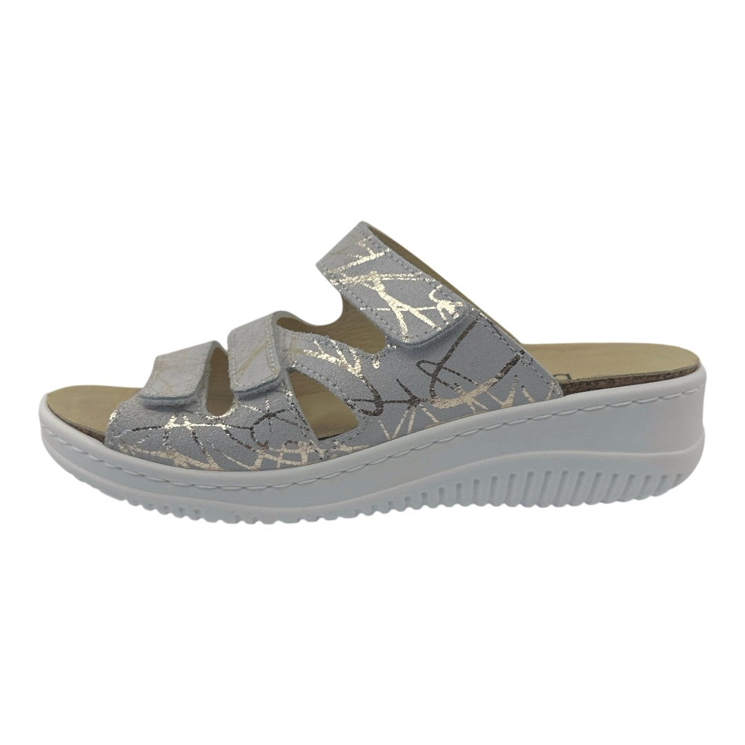 Chinelo Belvida 41.482, cor dourado, vista exterior em perspetiva.