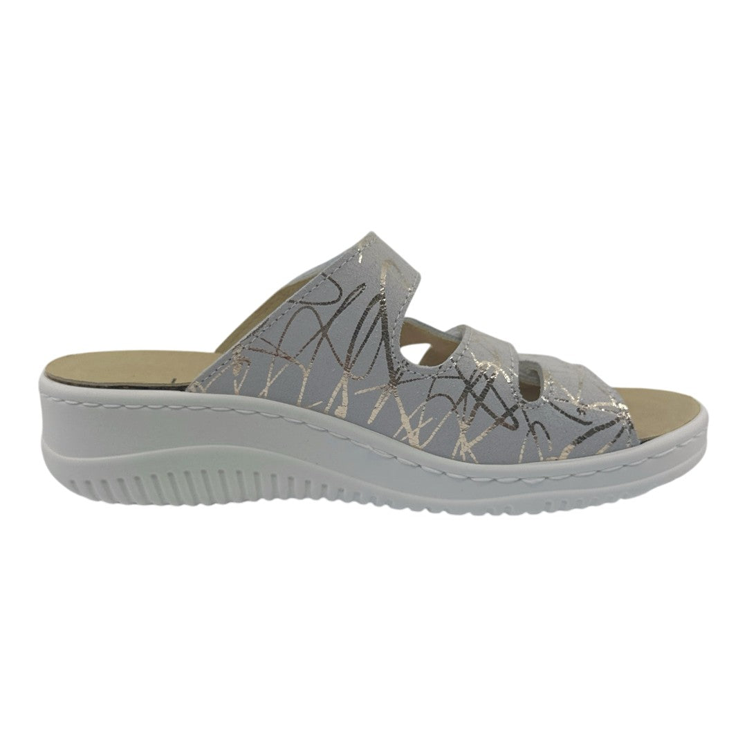 Chinelo Belvida 41.482, cor dourado, vista lateral interior.
