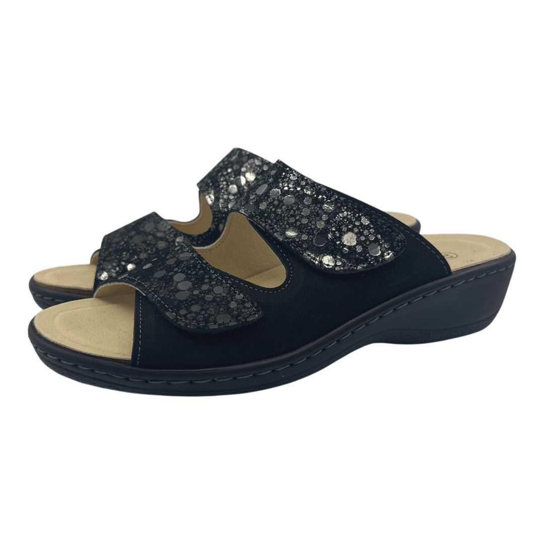 Chinelo Belvida 42.202, cor preto, par em perspetiva.