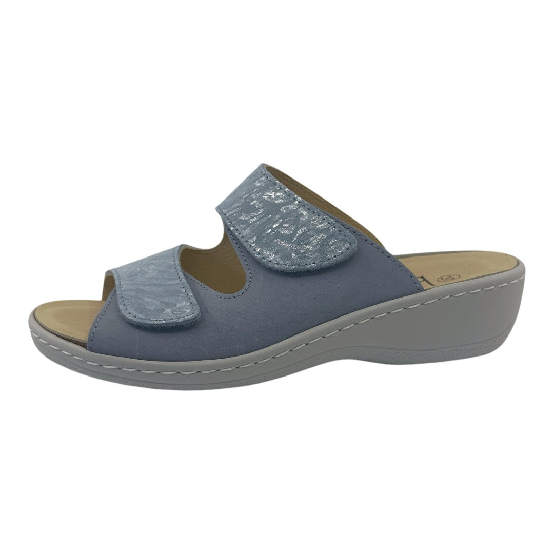 Chinelo Belvida 42.202, cor azul acinzentado, vista exterior em perspetiva.