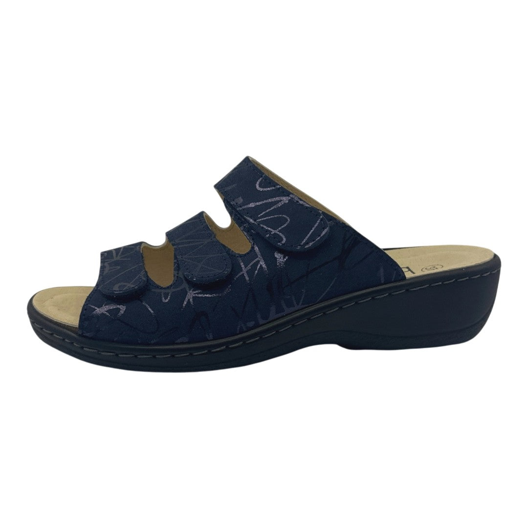 Chinelo Belvida 42.406, cor azul-marinho, vista exterior em perspetiva.