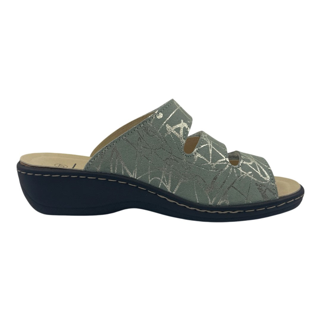Chinelo Belvida 42.406, cor verde menta, vista lateral interior.