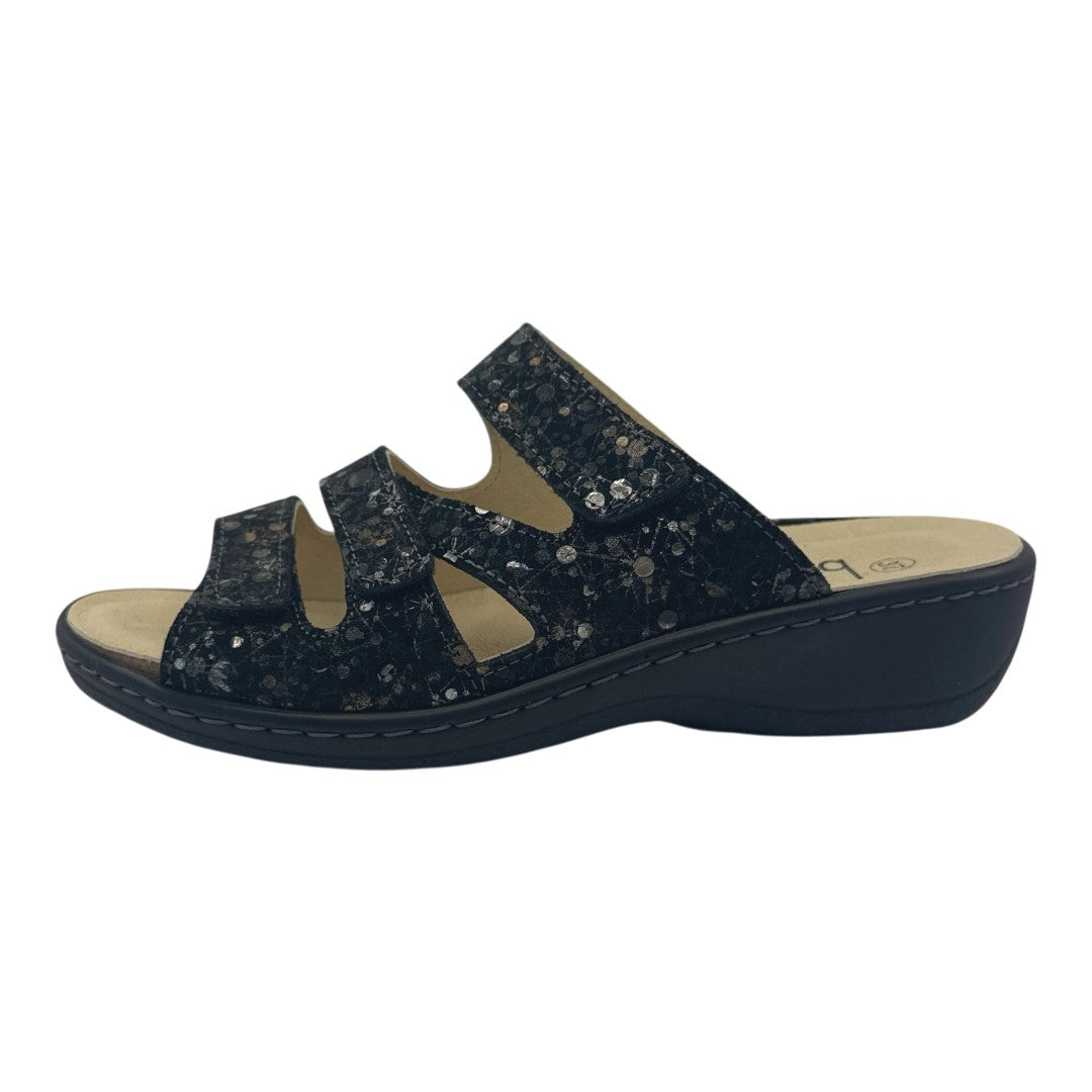 Chinelo Belvida 42.482, cor platina, vista exterior em perspetiva.