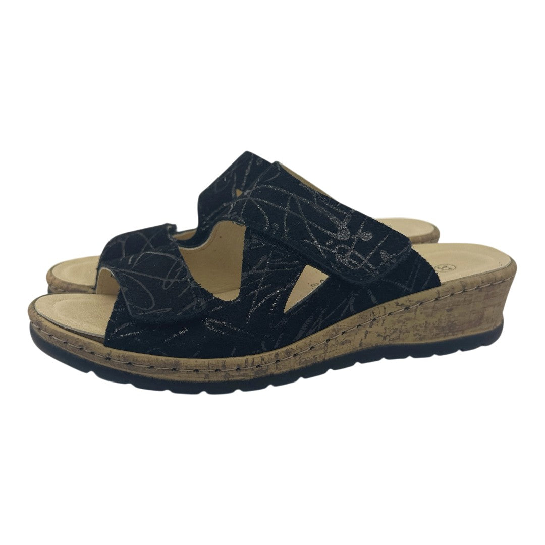 Chinelo Belvida 43.495, cor preto, par em perspetiva.