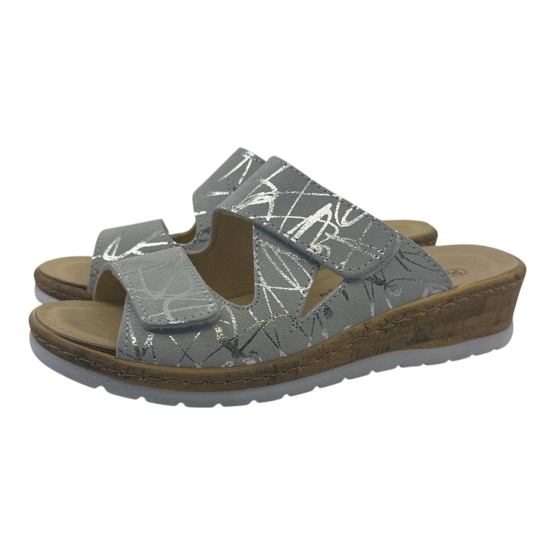 Chinelo Belvida 43.495, cor pérola, par em perspetiva.