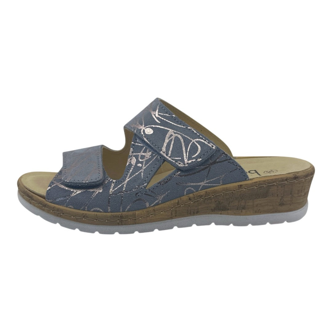 Chinelo Belvida 43.495, cor azul acinzentado, vista exterior em perspetiva.