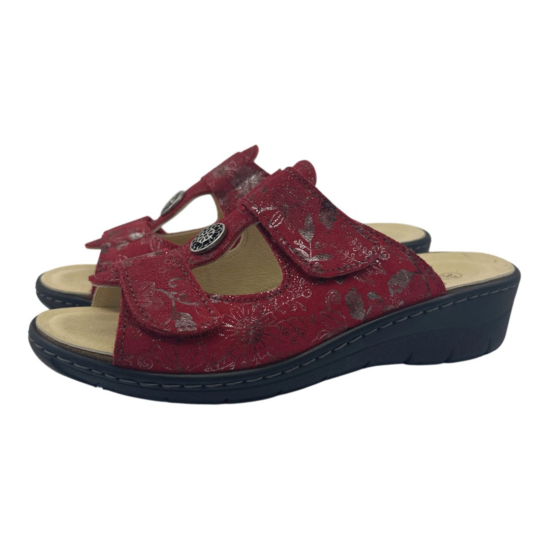 Chinelo Belvida 45.218, cor vermelho, par em perspetiva.