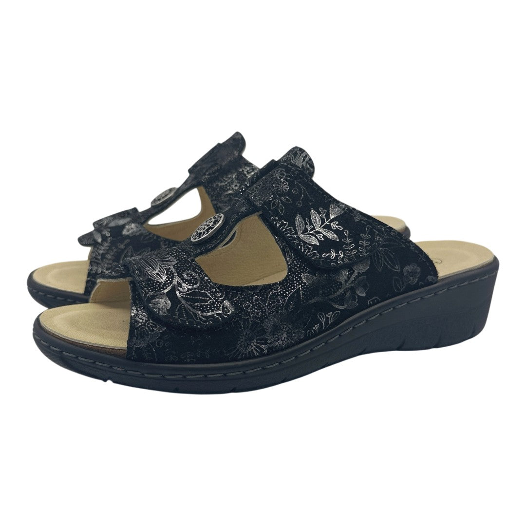 Chinelo Belvida 45.218, cor preto, par em perspetiva.
