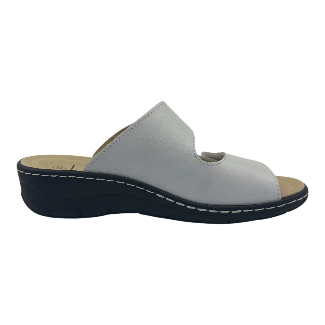 Chinelo Belvida 45.463, cor branco, vista lateral interior.