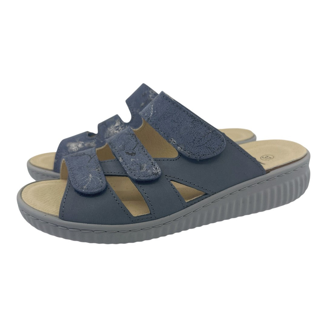 Chinelo Belvida 47.060, cor azul, par em perspetiva.