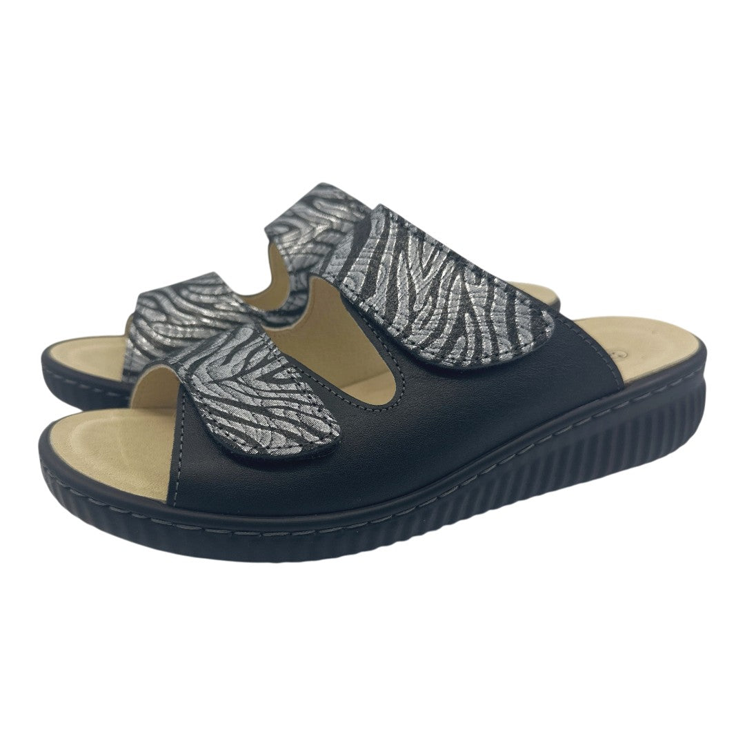 Chinelo Belvida 47.202, cor preto, par em perspetiva.