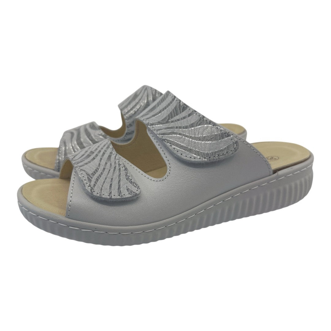 Chinelo Belvida 47.202, cor pérola, par em perspetiva.