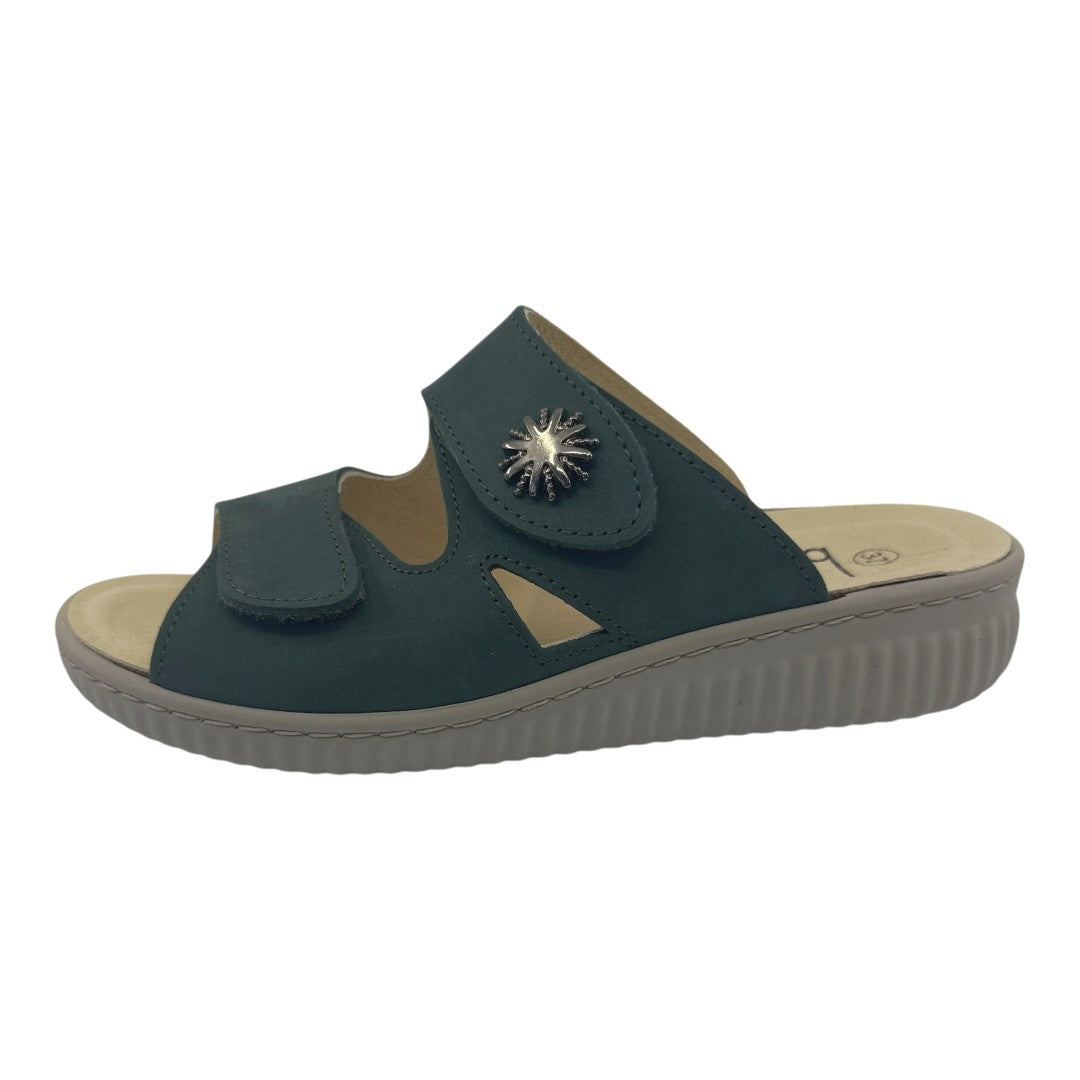 Chinelo Belvida 47.403, cor verde, vista exterior em perspetiva.