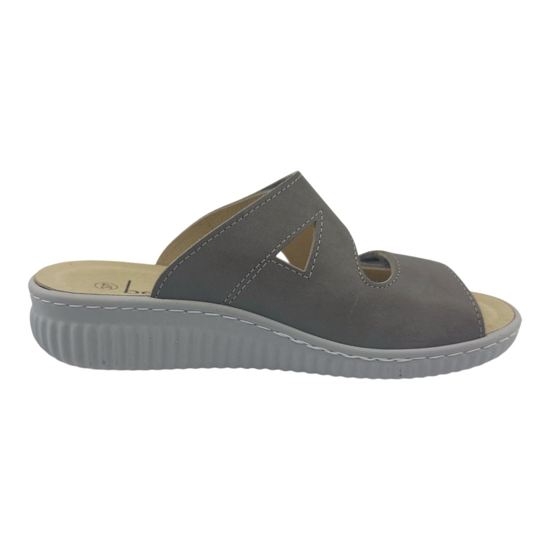 Chinelo Belvida 47.495, cor bege, vista lateral interior.