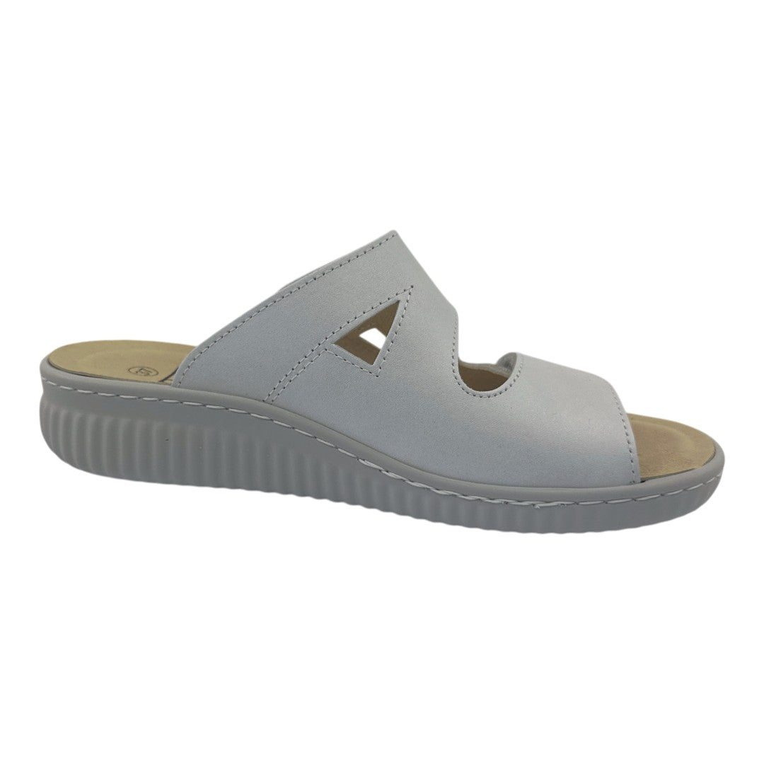 Chinelo Belvida 47.495, cor branco, vista lateral interior.