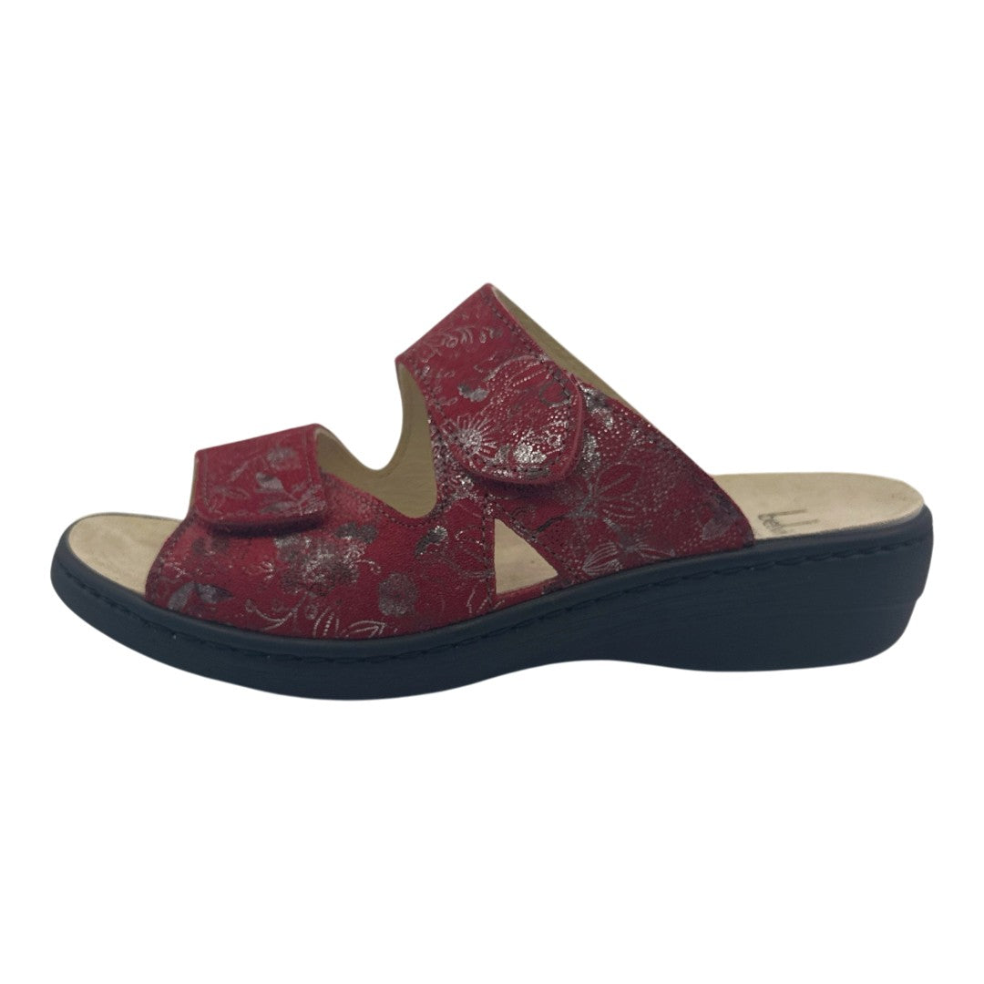 Chinelo Belvida 48.050, cor vermelho, vista exterior em perspetiva.