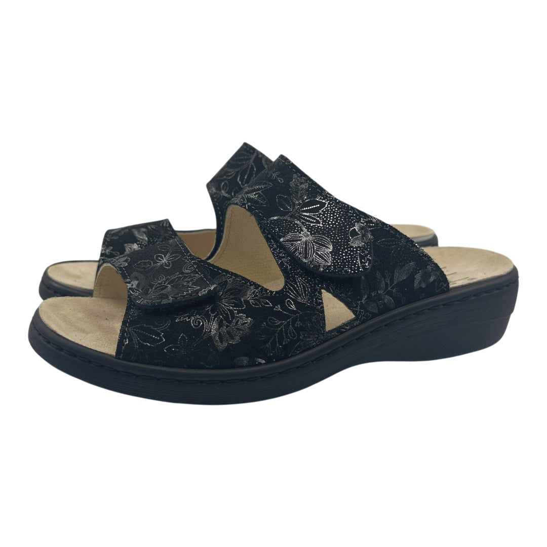 Chinelo Belvida 48.050, cor preto, par em perspetiva.