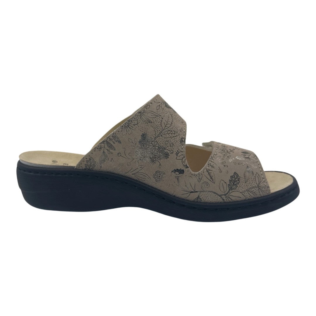 Chinelo Belvida 48.050, cor bege, vista lateral interior.