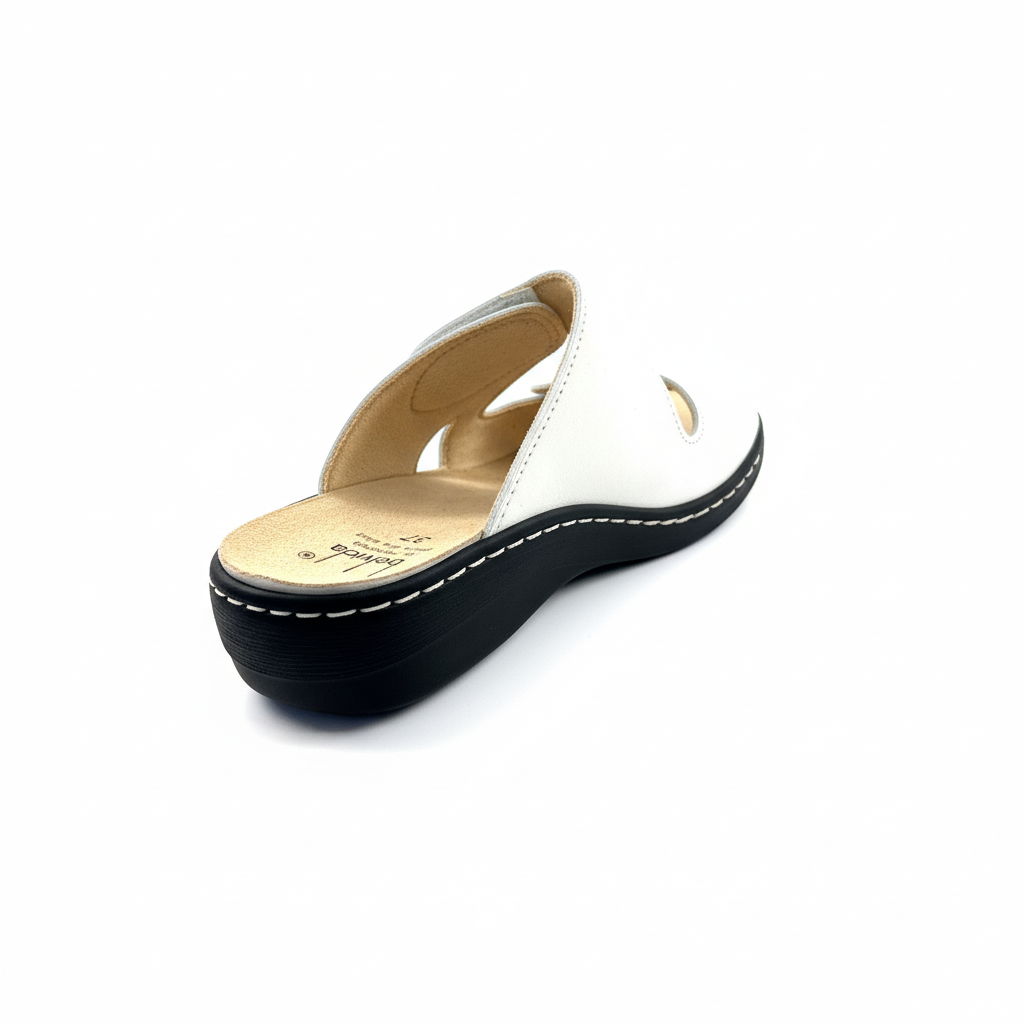 Chinelo Belvida 48.052 branco vista traseira