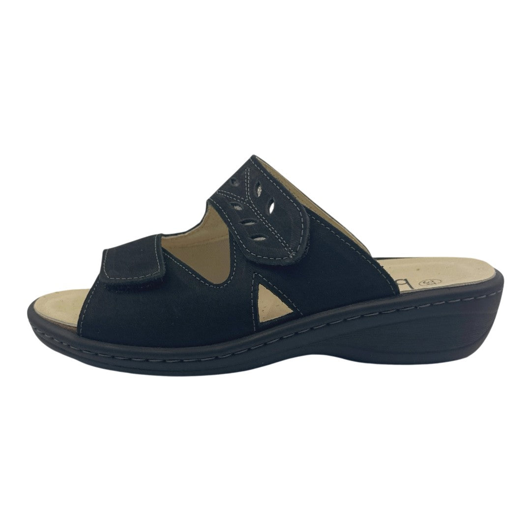 Chinelo Belvida 10.304, cor preto, vista lateral.